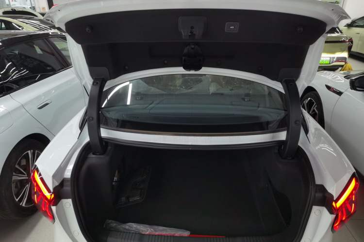 Used Hongqi EH7 2024 640 Pro+ All-Wheel Drive Trunk