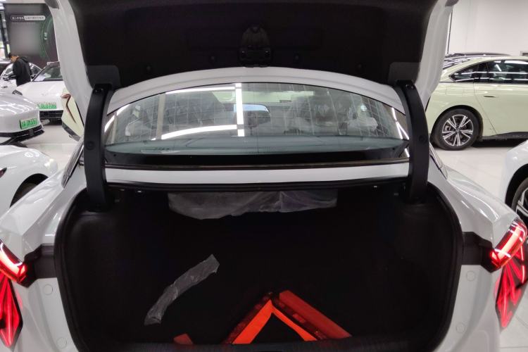 Used Hongqi EH7 2024 640 Pro+ All-Wheel Drive Trunk