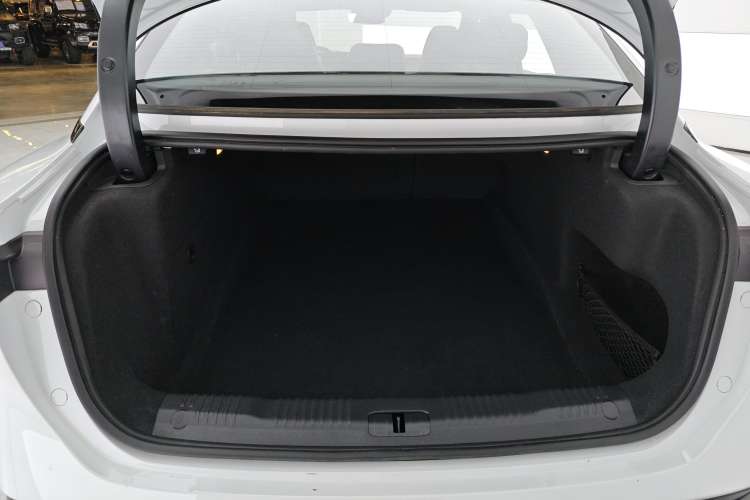Used Hongqi EH7 2024 690 Pro Trunk