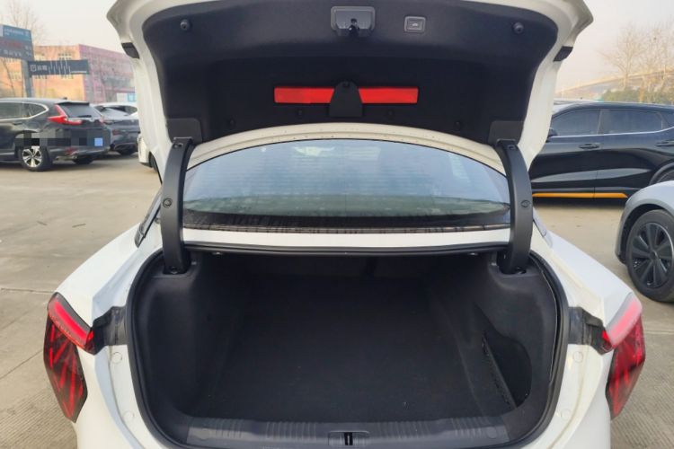 Used Hongqi EH7 2024 690 Pro Trunk