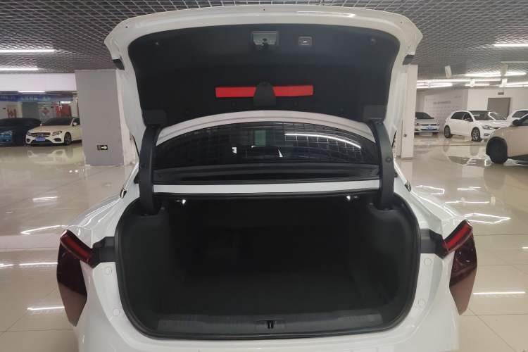 Used Hongqi EH7 2024 690 Pro Trunk