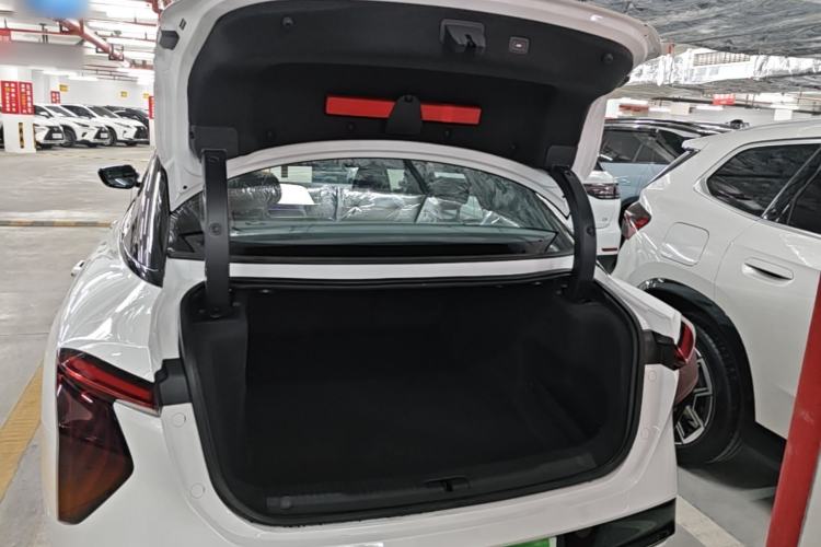 Used Hongqi EH7 2024 820 Pro Honor Edition Trunk