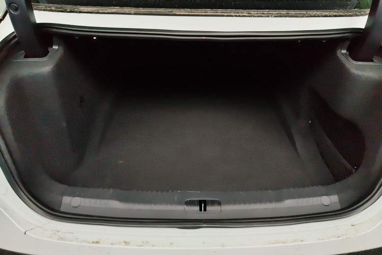 Used Hongqi EH7 2024 690 Pro Trunk