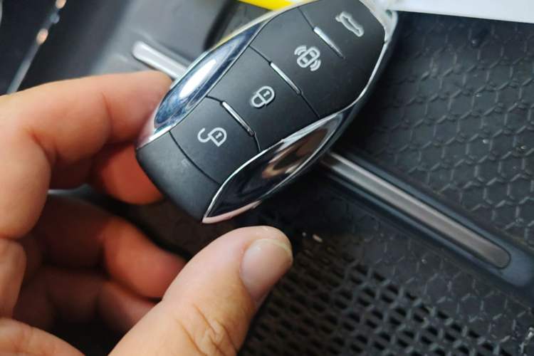 Used Hongqi EH7 2024 690 Pro Vehicle Key
