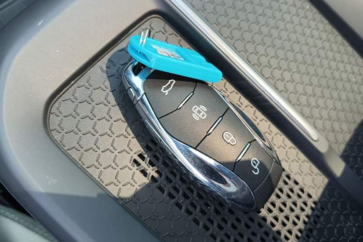 Used Hongqi EH7 2024 760 Pro+ Four-Wheel Drive Version Vehicle Key