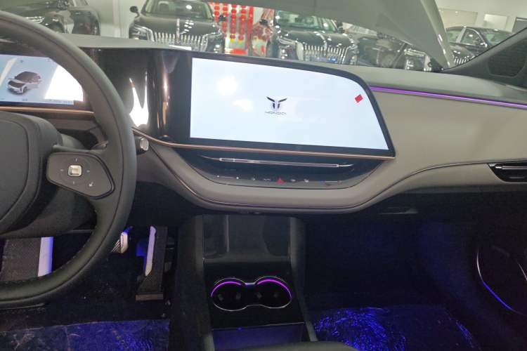 Used Hongqi EH7 2025 600 Smart Selection Edition Audio And AC Panel