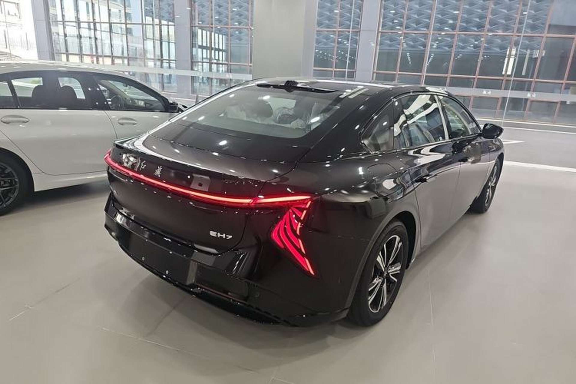 Used Hongqi EH7 2025 600 Smart Selection Edition Exterior 5