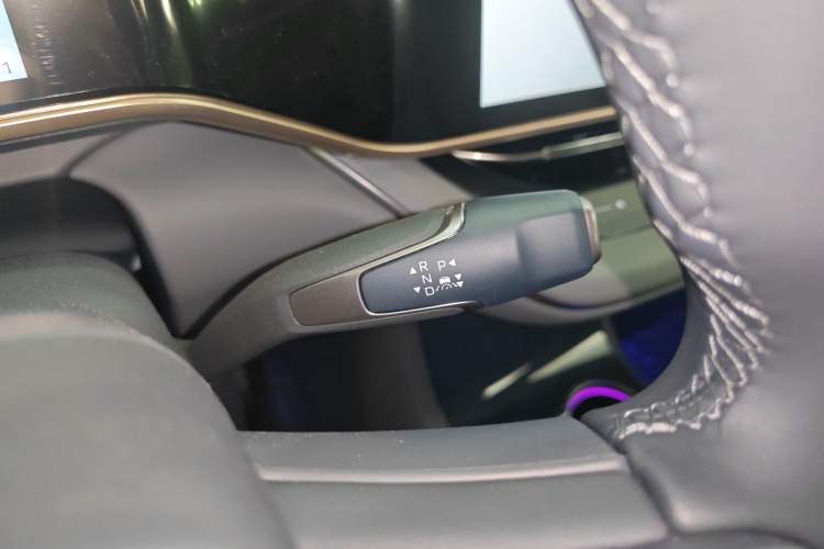 Used Hongqi EH7 2025 600 Smart Selection Edition Gear Lever