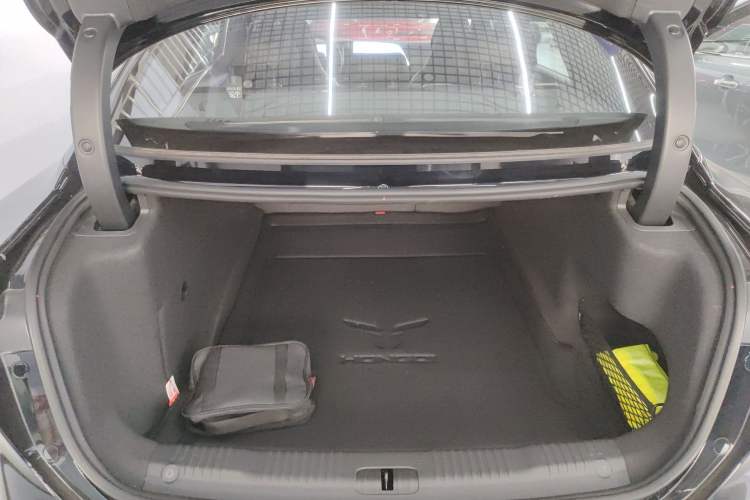 Used Hongqi EH7 2025 600 Smart Selection Edition Trunk