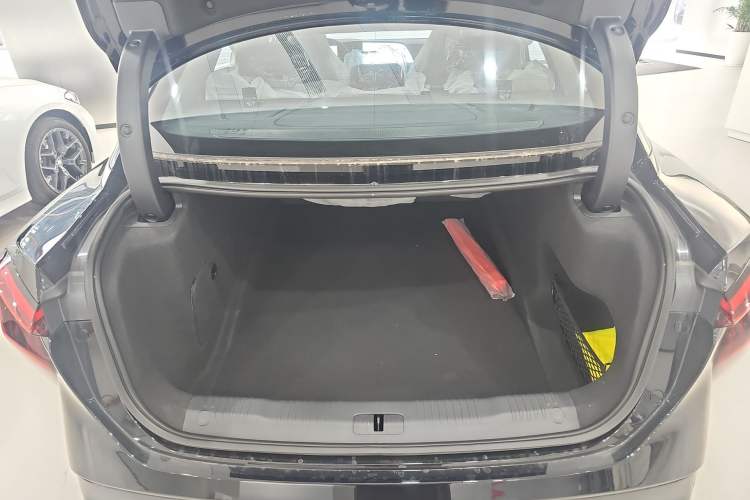 Used Hongqi EH7 2025 600 Smart Selection Edition Trunk