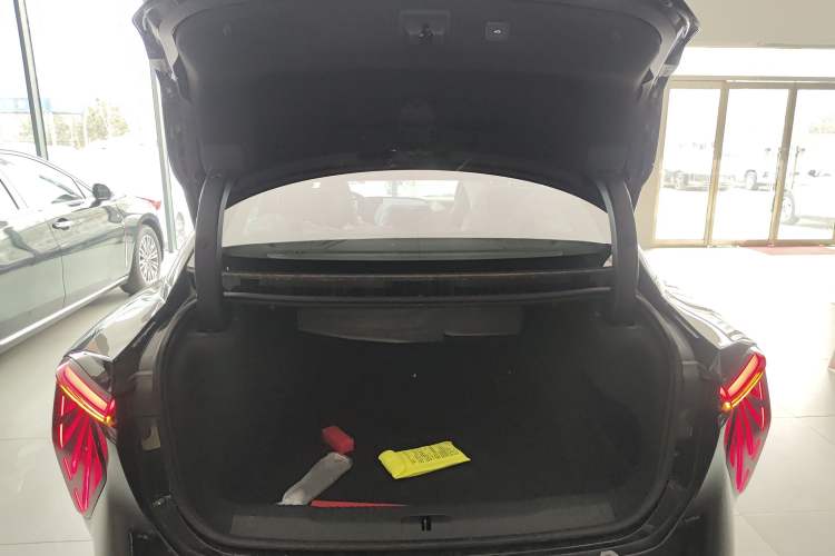 Used Hongqi EH7 2025 600 Smart Selection Edition Trunk
