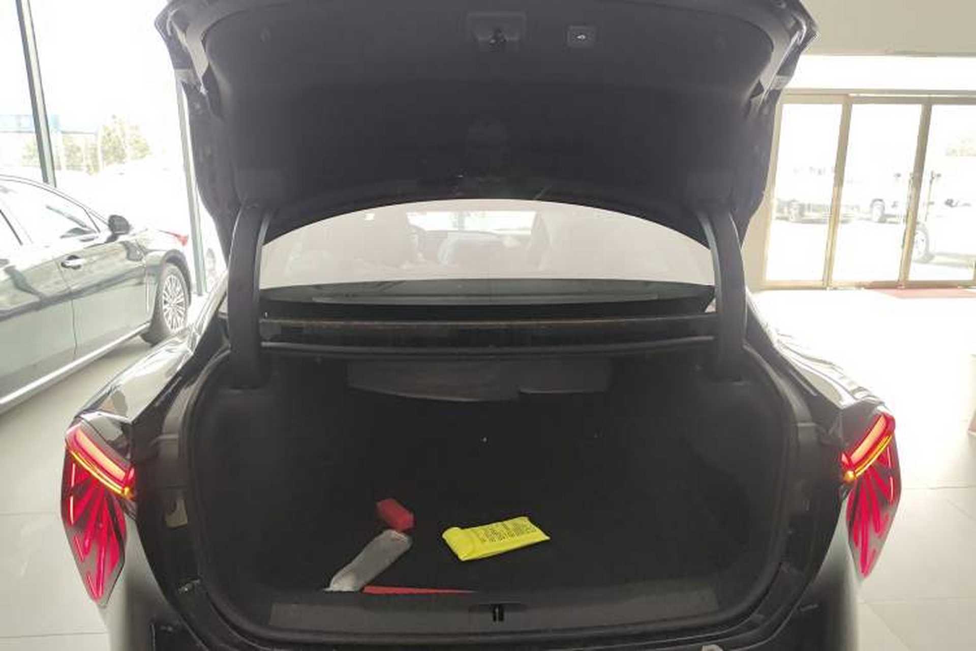 Used Hongqi EH7 2025 600 Smart Selection Edition Trunk