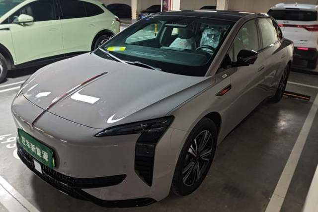 Used Hongqi EH7 2025 690 Smart Selection Edition