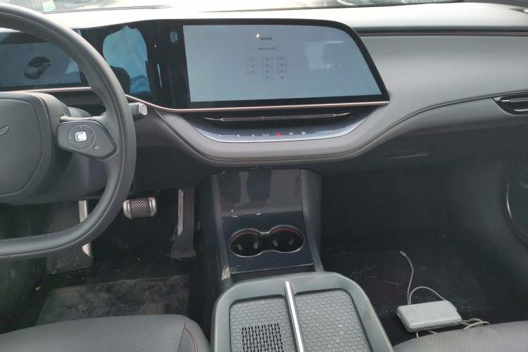 Used Hongqi EH7 2025 640 All-Wheel Drive Smart Selection Edition Audio And AC Panel