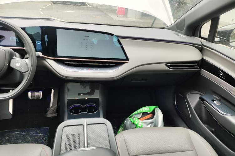 Used Hongqi EH7 2025 640 All-Wheel Drive Smart Selection Edition Audio And AC Panel