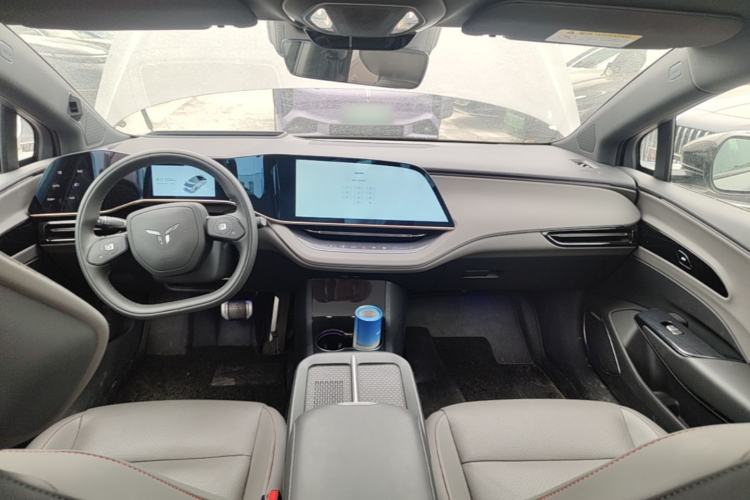 Used Hongqi EH7 2025 640 All-Wheel Drive Smart Selection Edition Center Console