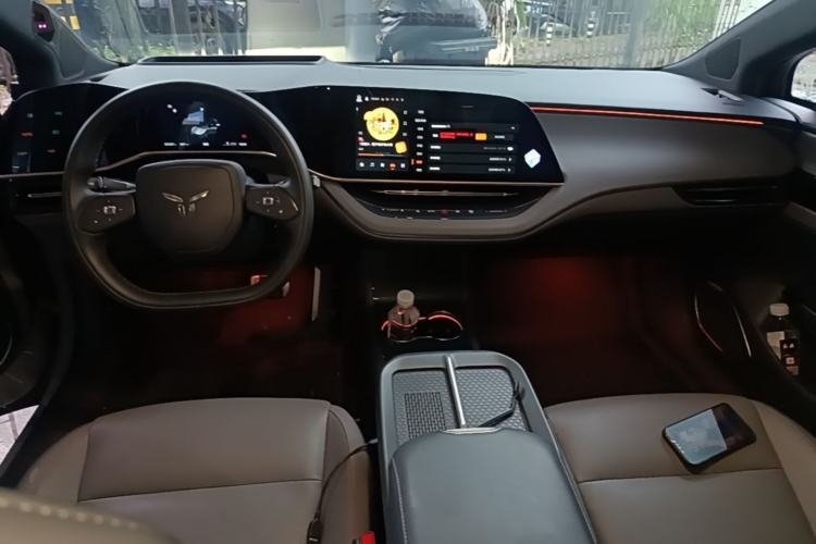 Used Hongqi EH7 2025 640 All-Wheel Drive Smart Selection Edition Center Console