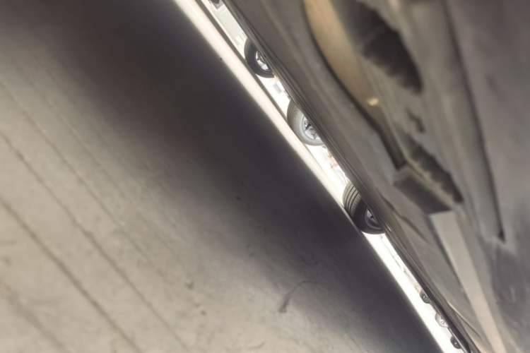 Used Hongqi EH7 2025 640 All-Wheel Drive Smart Selection Edition Chassis Rear Right