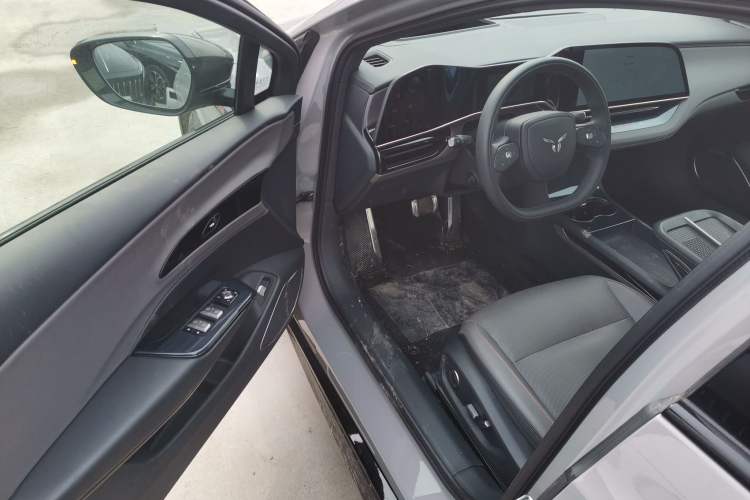 Used Hongqi EH7 2025 640 All-Wheel Drive Smart Selection Edition Driver Seat