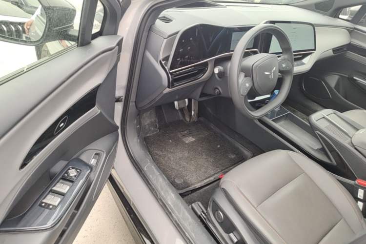 Used Hongqi EH7 2025 640 All-Wheel Drive Smart Selection Edition Driver Seat