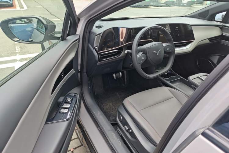 Used Hongqi EH7 2025 640 All-Wheel Drive Smart Selection Edition Driver Seat