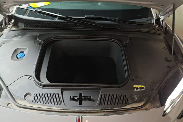Used Hongqi EH7 2025 690 Smart Selection Edition Engine Bay
