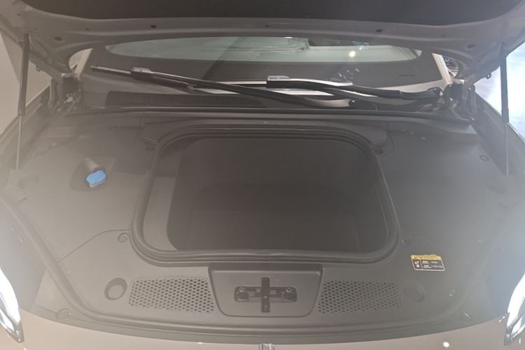 Used Hongqi EH7 2025 640 All-Wheel Drive Smart Selection Edition Engine Bay