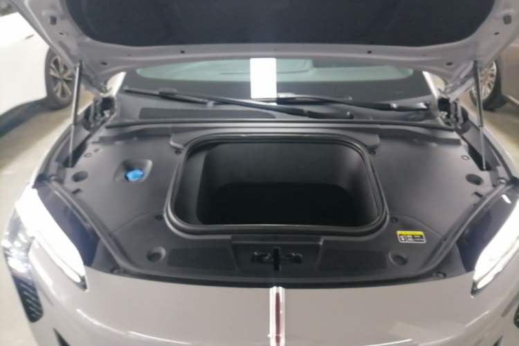 Used Hongqi EH7 2025 640 All-Wheel Drive Smart Selection Edition Engine Bay