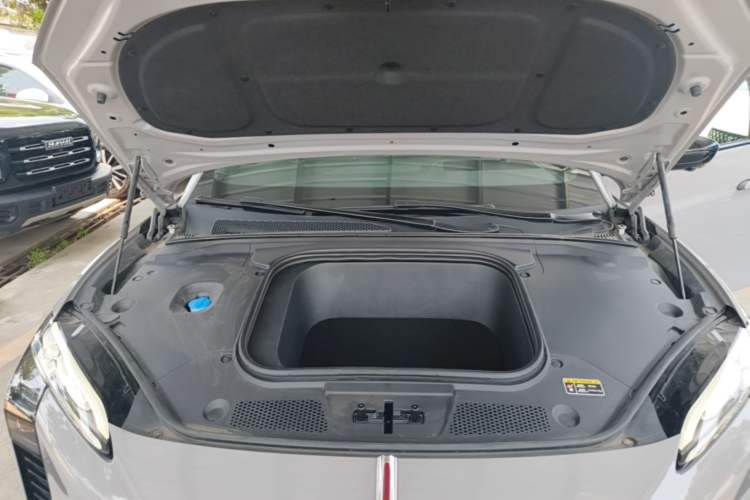 Used Hongqi EH7 2025 640 All-Wheel Drive Smart Selection Edition Engine Bay