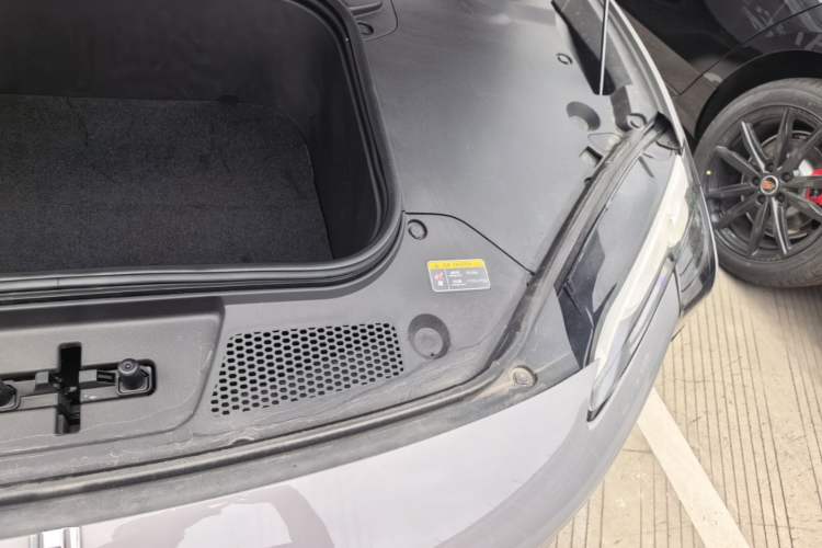 Used Hongqi EH7 2025 640 All-Wheel Drive Smart Selection Edition Engine Bay Left