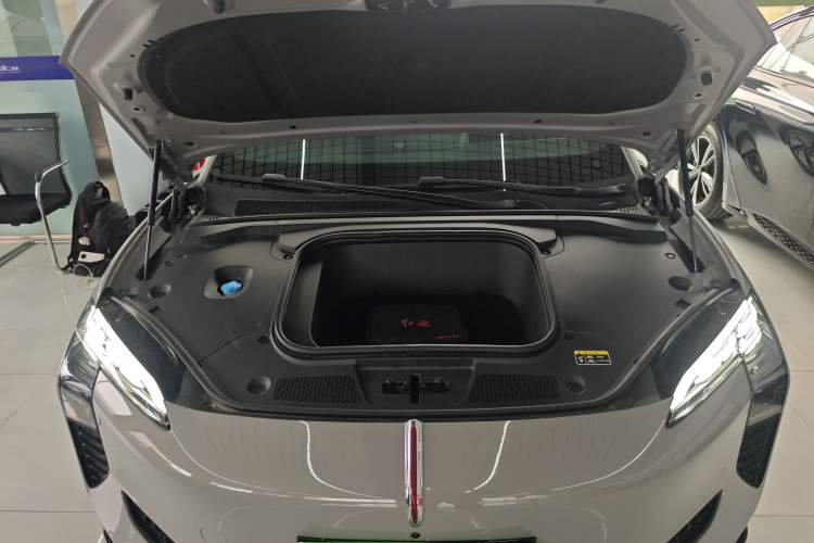 Used Hongqi EH7 2025 640 All-Wheel Drive Smart Selection Edition Engine Bay