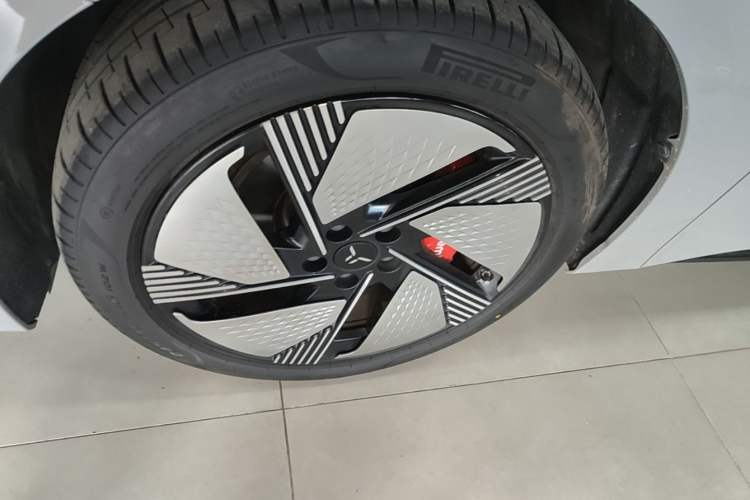 Used Hongqi EH7 2025 640 All-Wheel Drive Smart Selection Edition Exterior 4