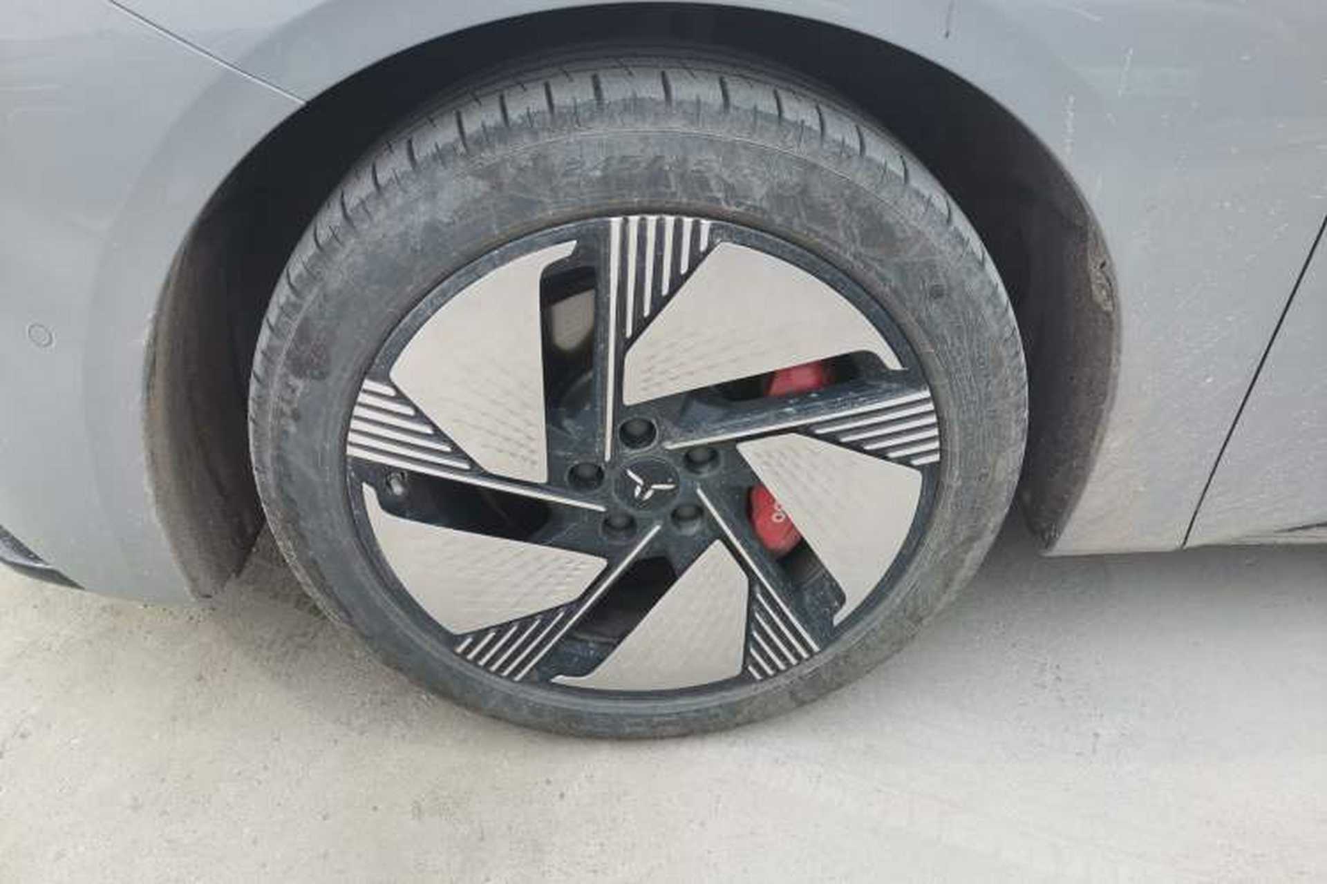Used Hongqi EH7 2025 640 All-Wheel Drive Smart Selection Edition Exterior 4
