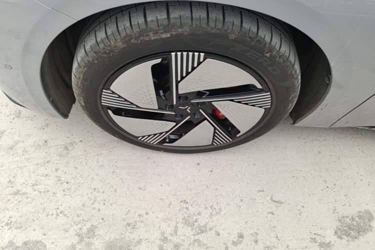 Used Hongqi EH7 2025 640 All-Wheel Drive Smart Selection Edition Exterior 4