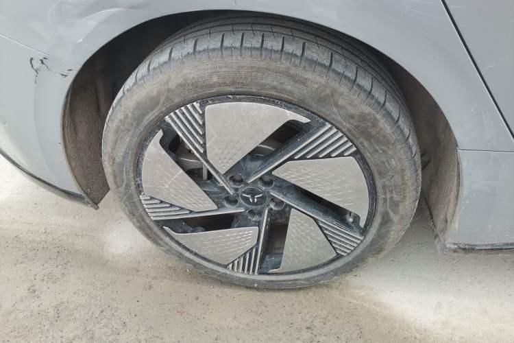 Used Hongqi EH7 2025 640 All-Wheel Drive Smart Selection Edition Exterior 5