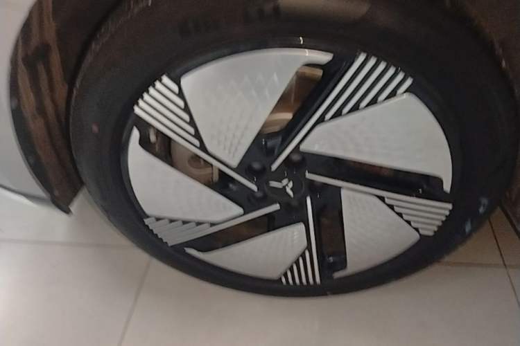 Used Hongqi EH7 2025 640 All-Wheel Drive Smart Selection Edition Exterior 5