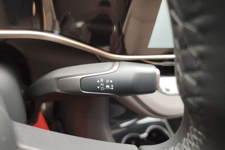 Used Hongqi EH7 2025 640 All-Wheel Drive Smart Selection Edition Gear Lever