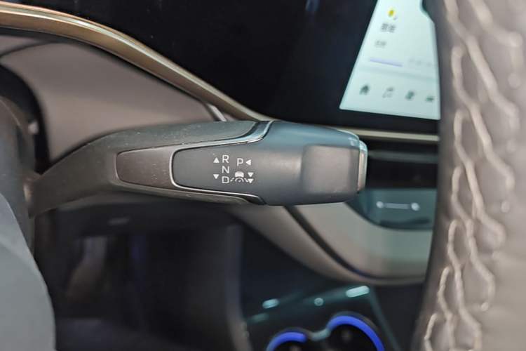 Used Hongqi EH7 2025 640 All-Wheel Drive Smart Selection Edition Gear Lever