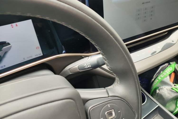 Used Hongqi EH7 2025 640 All-Wheel Drive Smart Selection Edition Gear Lever