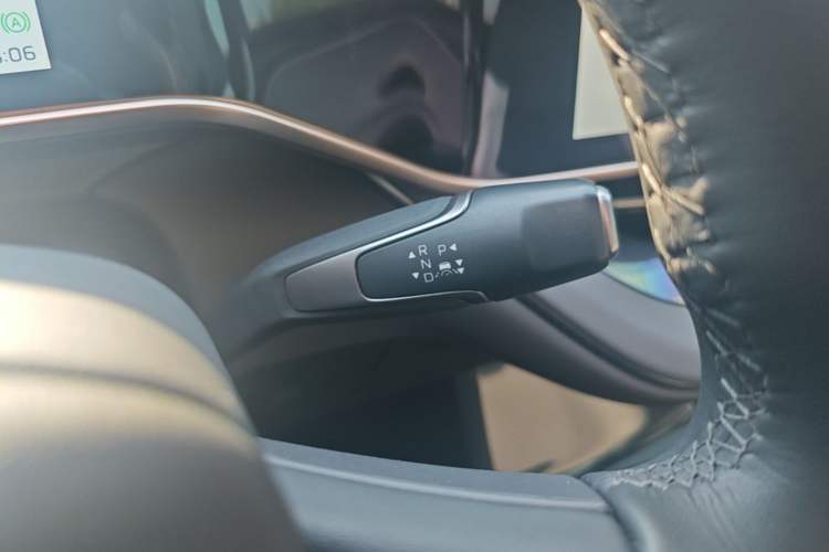 Used Hongqi EH7 2025 640 All-Wheel Drive Smart Selection Edition Gear Lever