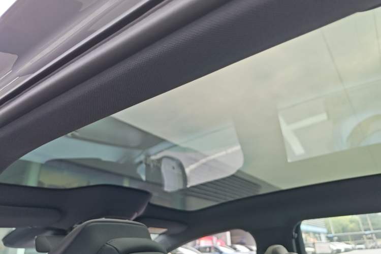 Used Hongqi EH7 2025 640 All-Wheel Drive Smart Selection Edition Headliner