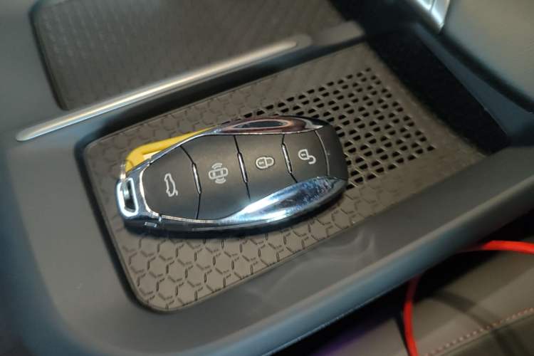 Used Hongqi EH7 2025 640 All-Wheel Drive Smart Selection Edition Interior 1