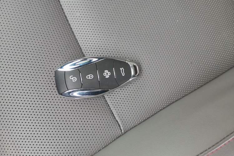Used Hongqi EH7 2025 640 All-Wheel Drive Smart Selection Edition Interior 1