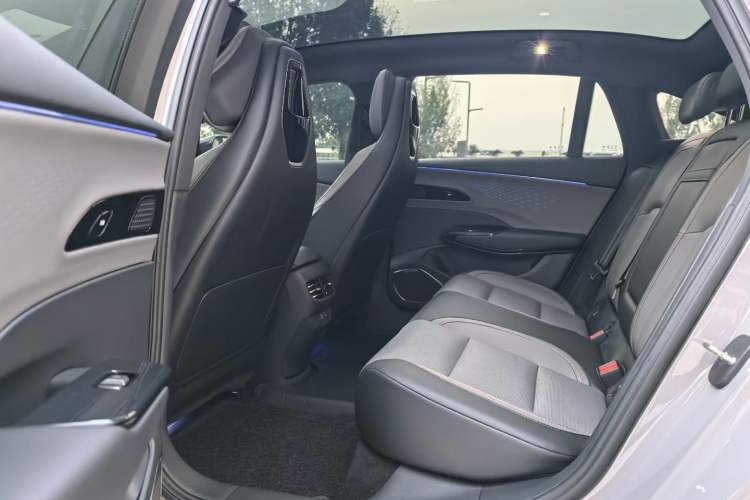 Used Hongqi EH7 2025 640 All-Wheel Drive Smart Selection Edition Interior 3