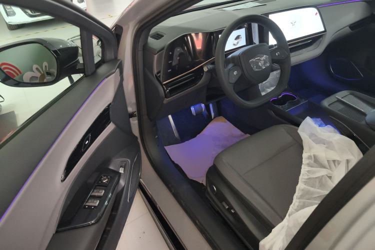 Used Hongqi EH7 2025 600 Smart Selection Edition Interior 3