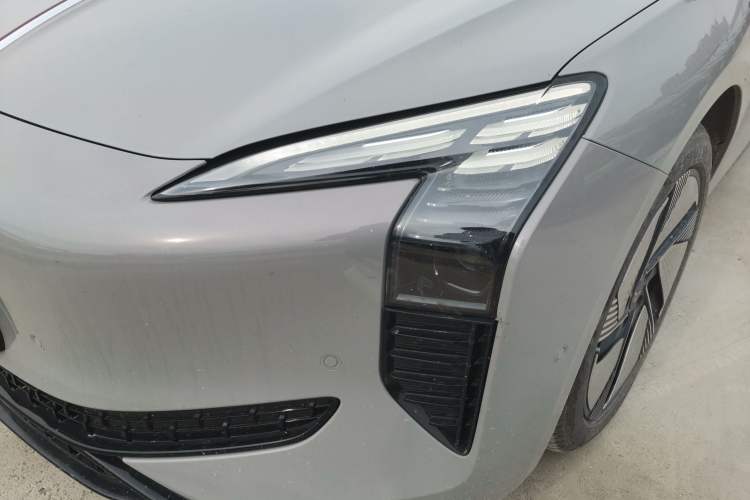 Used Hongqi EH7 2025 640 All-Wheel Drive Smart Selection Edition Left Front Headlight