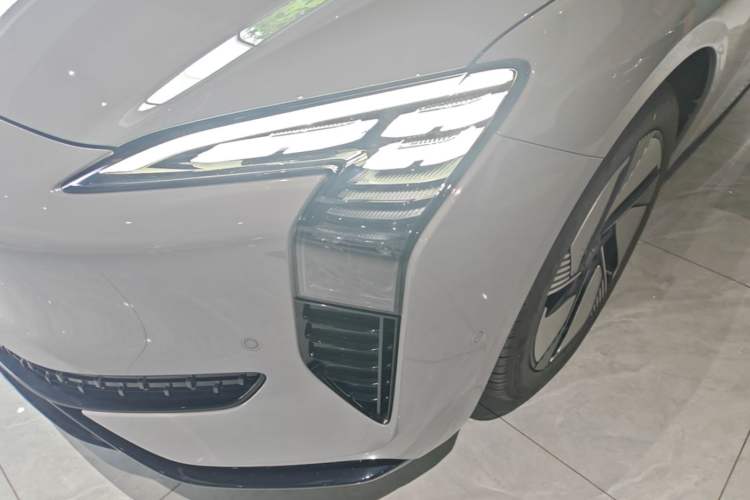 Used Hongqi EH7 2025 640 All-Wheel Drive Smart Selection Edition Left Front Headlight