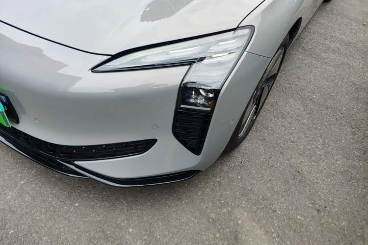 Used Hongqi EH7 2025 640 All-Wheel Drive Smart Selection Edition Left Front Headlight