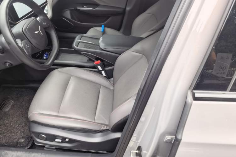 Used Hongqi EH7 2025 640 All-Wheel Drive Smart Selection Edition Left Front Seat