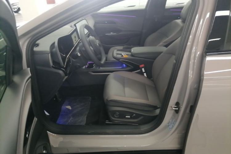 Used Hongqi EH7 2025 640 All-Wheel Drive Smart Selection Edition Left Front Seat